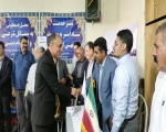 حضور مسئولان در کنار مردم؛ برپایی میز خدمت در حاشیه نماز جمعه